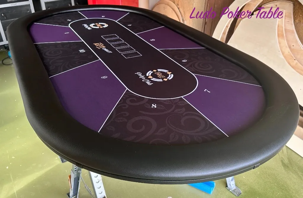 Table de poker ovale violette personnalisée Poker Club ASPTT Cholet