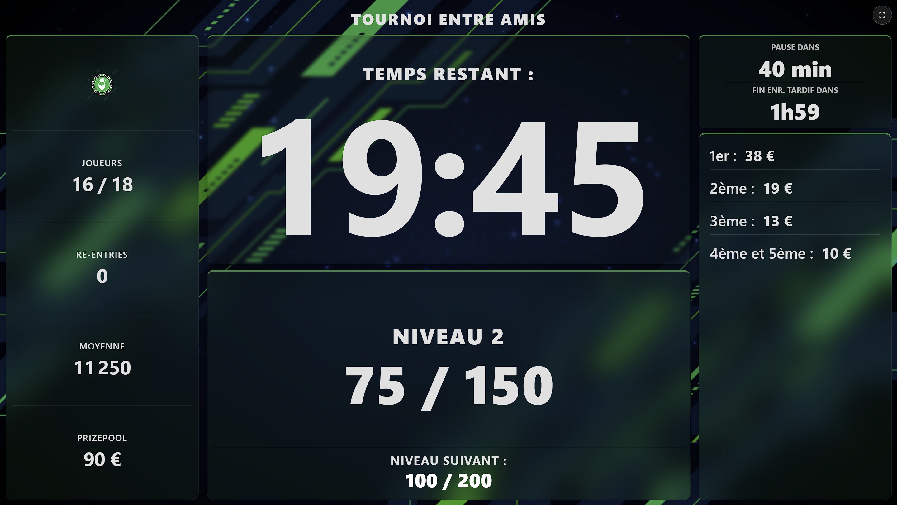 Un écran de timer de poker personnalisé avec un logo de club et un fond de casino
